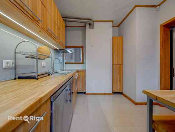 Уютный дом с террасой и садом в Шампетерисе  Предлагаем в аренду уютный и Rīga