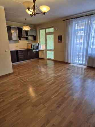 Просторная и функциональная 2-комнатная квартира в зелёном районе Межциемс Рига