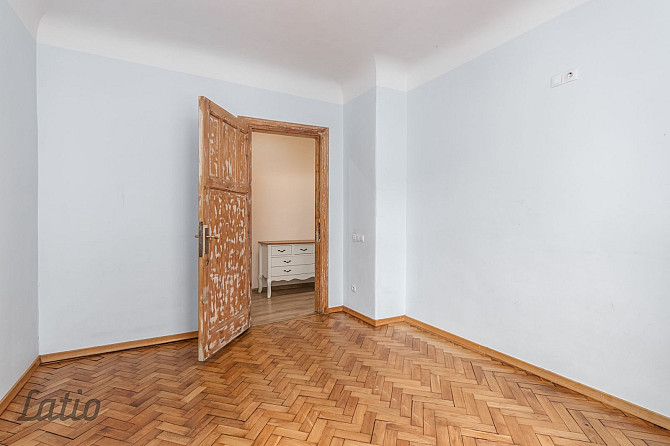 Pārdod divu izolētu istabu dzīvokli ar atsevišķu virtuvi, kas aprīkota ar iebūvētajām mēbelēm un sad Рига - изображение 3