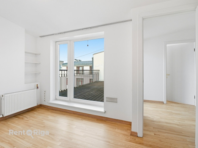 Предлагается светлая и просторная двухуровневая квартира, расположенная на 5 и 6 Рига - изображение 1