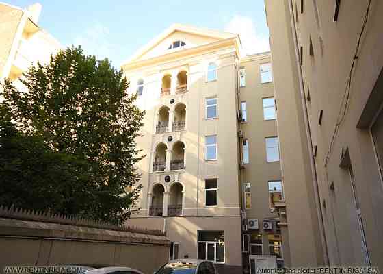 Офис в отреставрированном офисном здании .  + 3 этаж. + Высокие потолки, большие Rīga