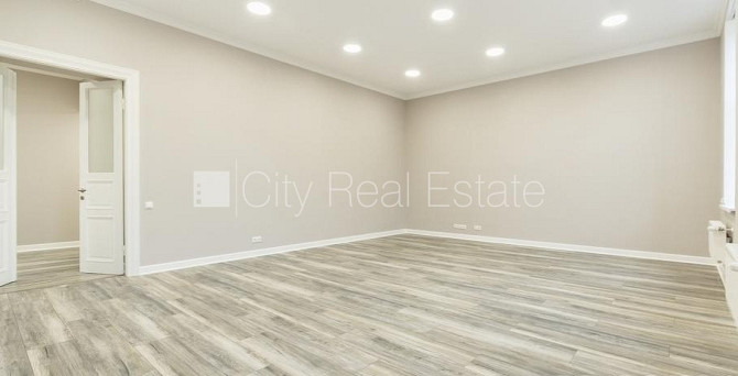 Fasādes māja, renovēta māja, ieeja no ielas, logi vērsti uz pagalma pusi, logi vērsti uz Rīga - foto 20