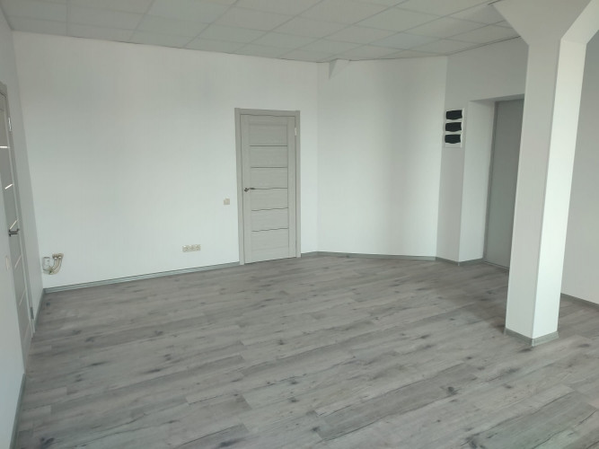 Tikko pēc remonta biroja telpas Krišjāņa Barona ielā 130, Rīgā.  Telpas ir gaišas, funkcionālas un g Рига - изображение 1