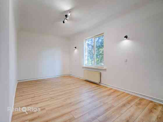 Просторная и солнечная 3-комнатная квартира сдается в долгосрочную аренду в Рига