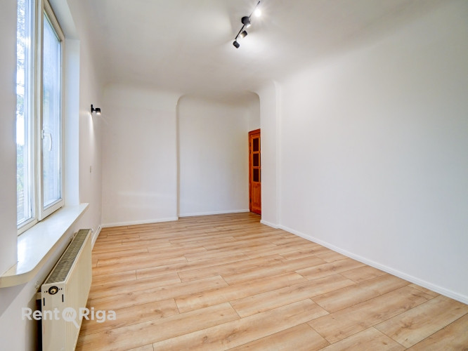 Просторная и солнечная 3-комнатная квартира сдается в долгосрочную аренду в Рига - изображение 2