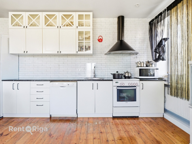 Двухэтажный частный дом в Зипниеккалнсе с большим участком земли.  Объект Рига - изображение 17