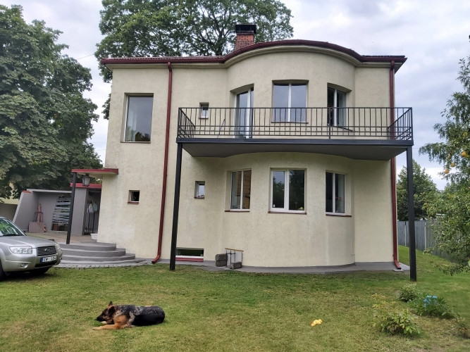 Piedāvājumā 2 stāvu privātmāja Ziepniekkalnā ar lielu zemes gabalu.   Īpašums atrodas Rīga - foto 1