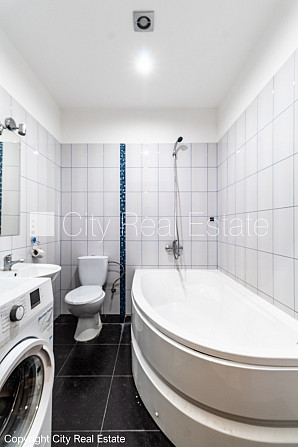 Renovēta māja, viena kvadrātmetra apsaimniekošanas maksa mēnesī  0,8 EUR, slēgts pagalms, Rīgas rajons - foto 10