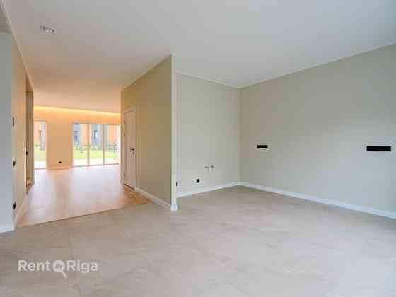 НОВЫЙ, ЭНЕРГОЭФФЕКТИВНЫЙ ДОМ В БЕРГИ!  Цена продажи соответствует оценочной Рига