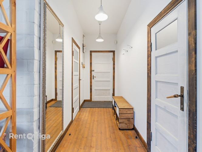 Šarmants dzīvoklis Jaunatnes dārza malā, kam saglabāta vēsturiskā Āgenskalna aura! Rīga - foto 2