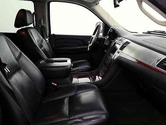 Cadillac Escalade Luxury LPG ATM 6.2 301kW Tallina