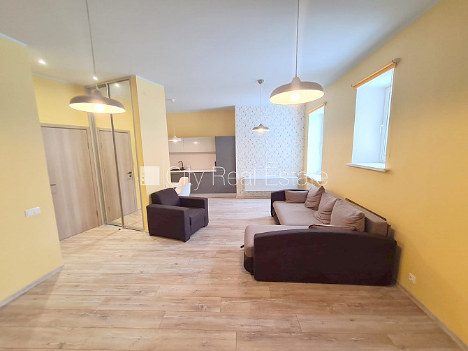 Jaunceltne, renovēta māja, ieeja no ielas, ir lifts, kāpņu telpa pēc kapitālā remonta, Rīga - foto 3