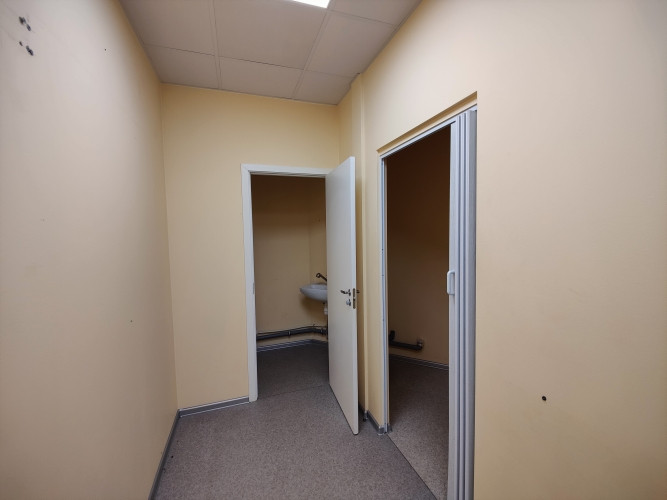 Торговые помещения на Московской улице 425a, у края шоссе.  Помещение состоит из Рига - изображение 6