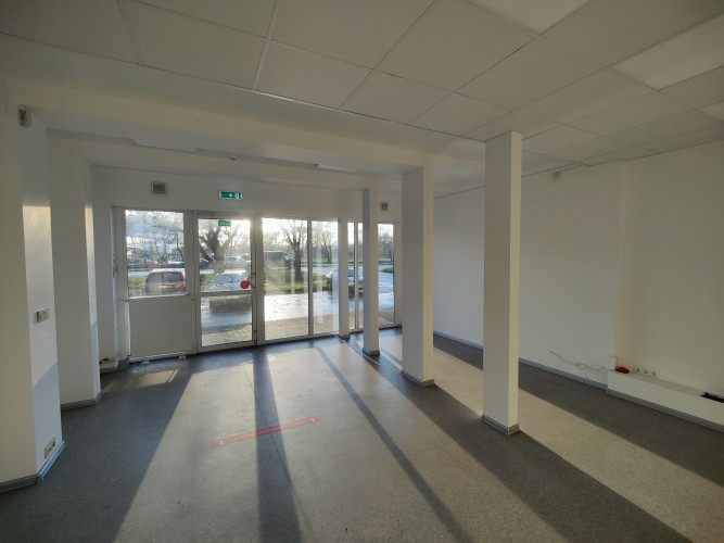 Торговые помещения на Московской улице 425a, у края шоссе.  Помещение состоит из Рига - изображение 4