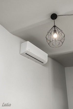 Izīrē ilgtermiņā mēbelētu un ar sadzīves tehniku aprīkotu divistabu dzīvokli pirmskara laika ēkā And Рига - изображение 3