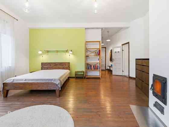 Очаровательная квартира у края парка Яунатнес дарзс, сохранившая историческую Rīga