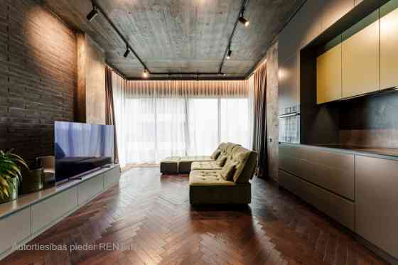 Захватывающая жизнь над крышами города  премиум-квартира в проекте Philosophers Residence. Rīga