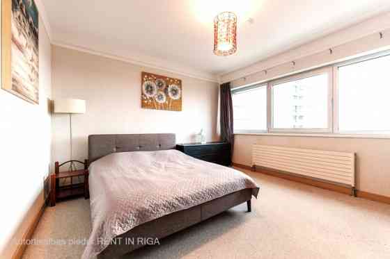 Продаётся стильная и современная 2-комнатная квартира в проекте "Panorama Plaza". Rīga