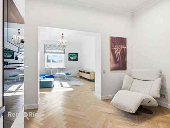 Четырехкомнатная квартира, сочетающая тишину и динамику города.  По адресу: улица Рига