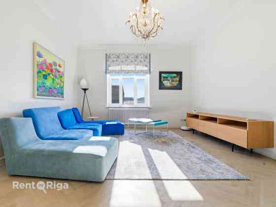 Четырехкомнатная квартира, сочетающая тишину и динамику города.  По адресу: улица Рига