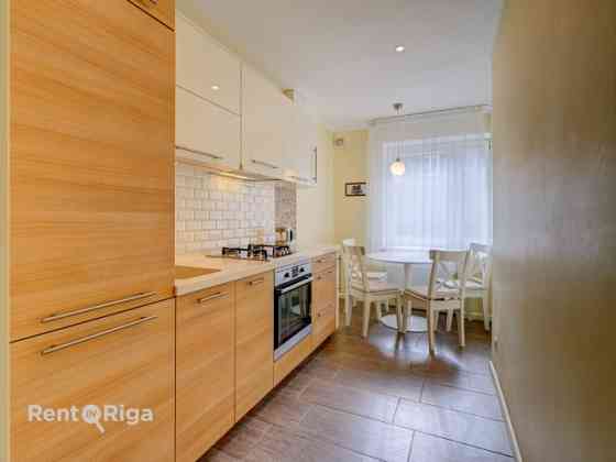 Предлагается в долгосрочную аренду уютная и светлая однокомнатная квартира в Рига