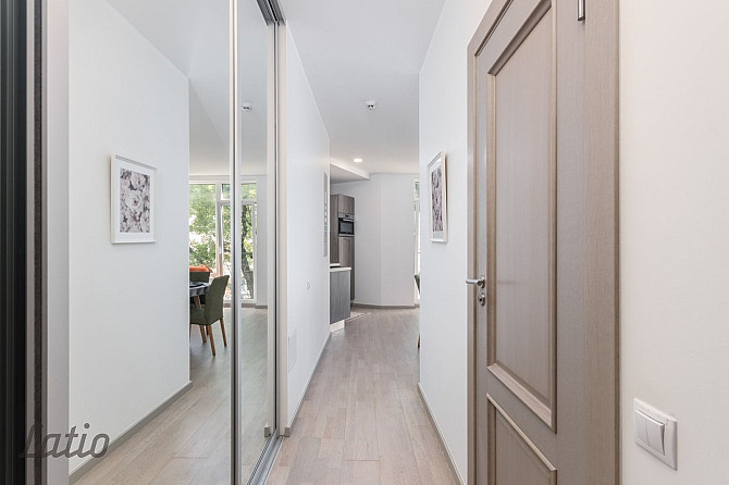 Izīrējam divu istabu dzīvokli Klīversalā ar panorāmas logiem un izcilu atrašanās vietu! Rīga - foto 3