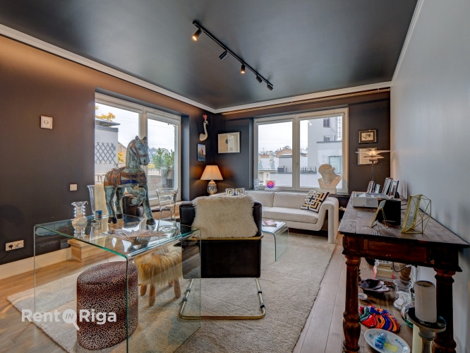 Izīrē elegantu augšstāva dzīvokli ar iespaidīgu 60 m terasi klusajā centrā  Antonijas Rīga - foto 6