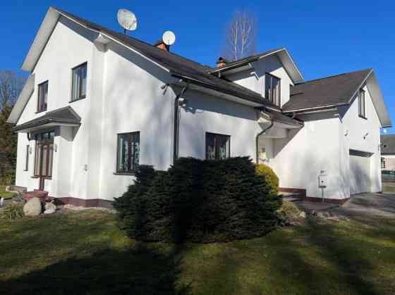 Красивая и качественная частная дом в Дзинтари, Юрмала  Продаётся просторный и со Юрмала