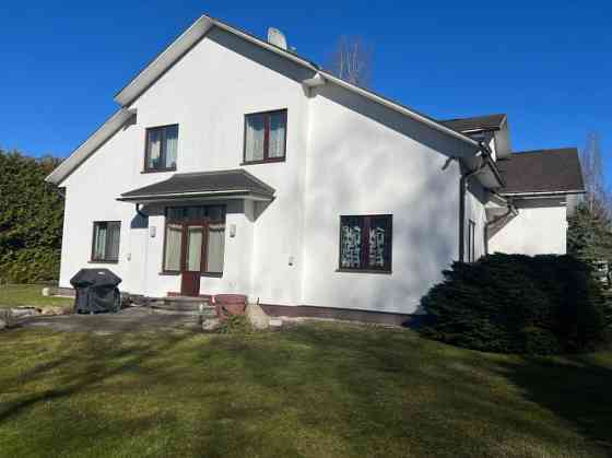 Красивая и качественная частная дом в Дзинтари, Юрмала  Продаётся просторный и со Юрмала