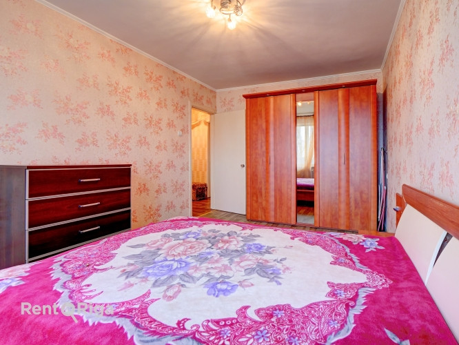 Ilgtermiņā izīrē jauku 2 istabu dzīvokli netālu no TC Dole! No ēkas uz abām pusēm paveras Rīga - foto 9