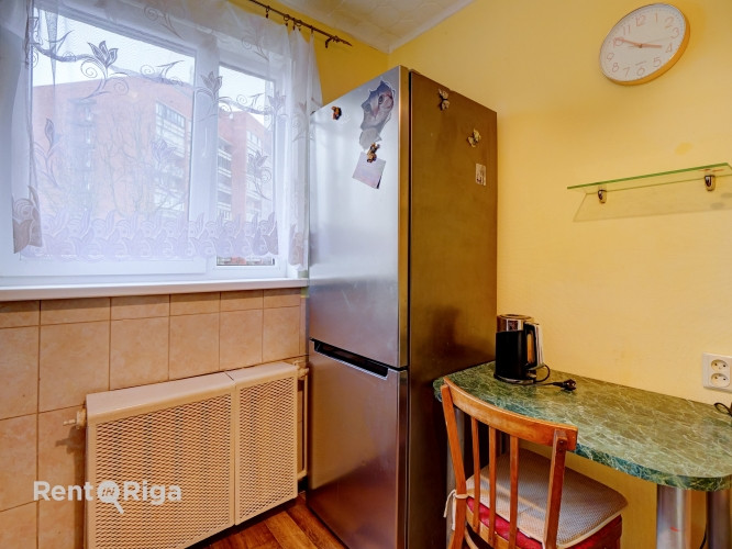 Ilgtermiņā izīrē jauku 2 istabu dzīvokli netālu no TC Dole! No ēkas uz abām pusēm paveras Rīga - foto 7