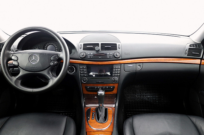 Mercedes-Benz E 200 Elegance Facelift ATM 1.8 120kW Tallina - foto 5