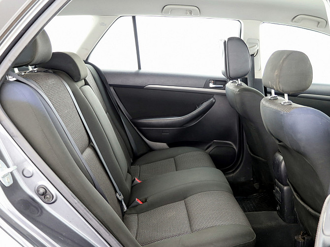 Toyota Avensis Linea Sol Facelift 2.2 D-4D 110kW Tallina - foto 7