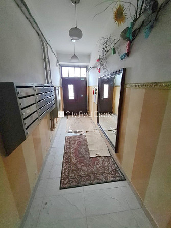 Фасадный дом, закрытый двор, возможность аренды парковки, вход с улицы, Рига - изображение 17