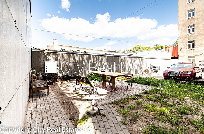 Фасадный дом, закрытый двор, возможность аренды парковки, вход с улицы, Рига - изображение 18