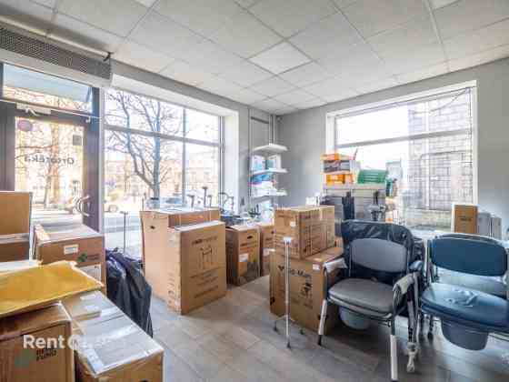 Коммерческие помещения с большими витринами в оживлённом месте!  Планировка: Rīga