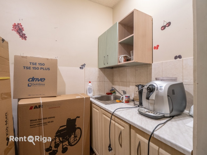 Komerctelpas ar plašiem skatlogiem rosīgā vietā!  Plānojums:   Tirdzniecības zāle ar Rīga - foto 8