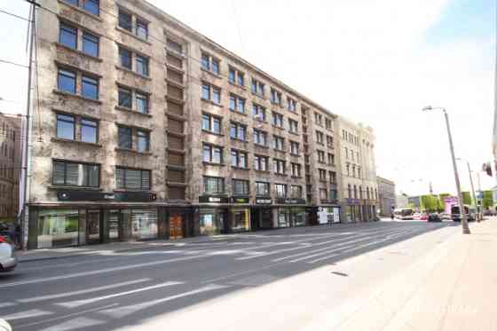 Nomai tiek piedāvāts ērts un funkcionāli dizainisks mansarda birojs. Tā kopējā platība 60 m2. Atroda Rīga