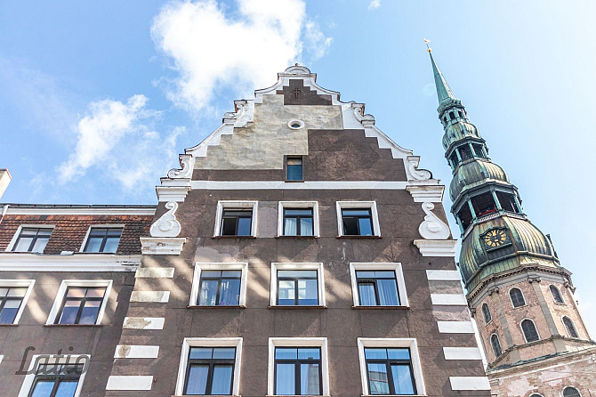 Vecrīgas centrālajā daļā pieejams gaumīgs divistabu dzīvoklis. 
No dzīvokļa logiem paveras neatkārto Рига - изображение 1