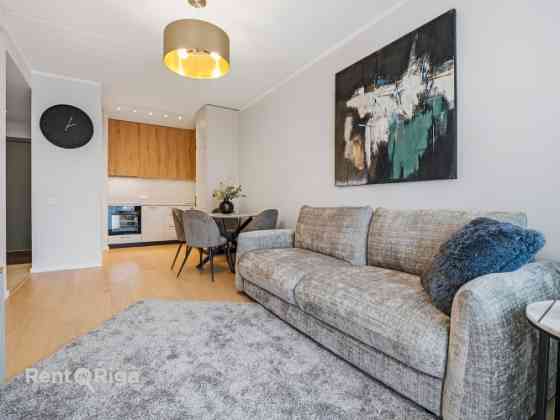 Сдаётся в долгосрочную аренду новая, полностью обустроенная двухкомнатная Рига