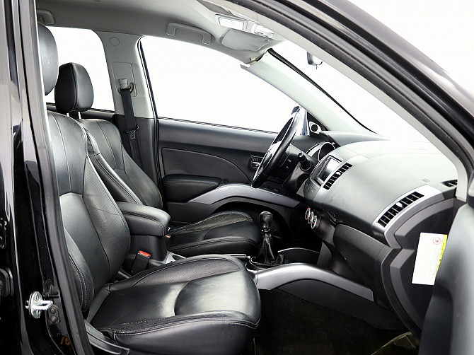 Mitsubishi Outlander Luxury 2.0 DI-D 103kW Таллин - изображение 6