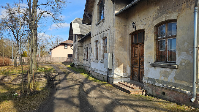 Pārdodas dzīvoklis vēsturiskā mājā ar kopējo platību 45, 5 m². Dzīvoklis atrodas klusā vietā un... Елгава - изображение 1
