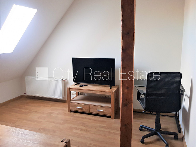 Fasādes māja, slēgts pagalms, mansards, istaba izolēta 2 gab., centrālā apkure, plastikāta Rīga - foto 17