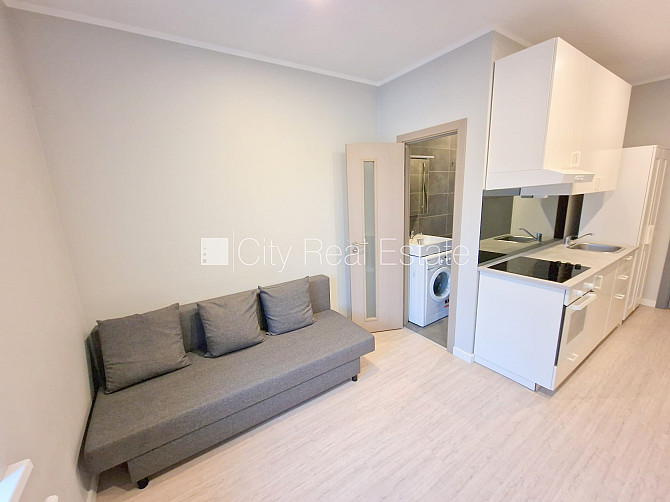 Fasādes māja, renovēta māja, slēgts pagalms, ieeja no ielas, kāpņu telpa pēc kapitālā Rīga - foto 16