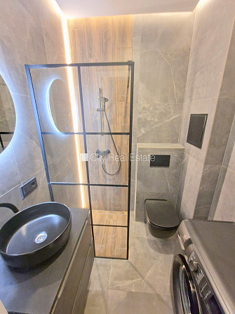 Fasādes māja, renovēta māja, slēgts pagalms, ieeja no ielas, ir lifts, kāpņu telpa pēc Rīga - foto 10