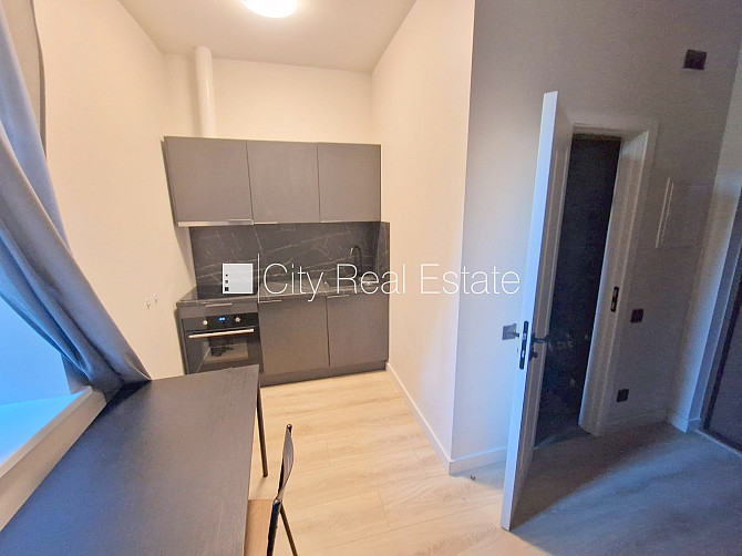 Fasādes māja, renovēta māja, slēgts pagalms, ieeja no ielas, ir lifts, kāpņu telpa pēc Rīga - foto 1