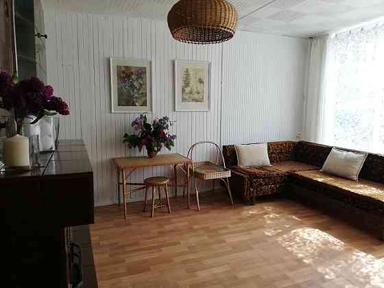 Pārdošanā vasaras māja Saulkrastos ar plašu potenciālu un lielisku atrašanās vietu. Ēka celta no... Saulkrasti