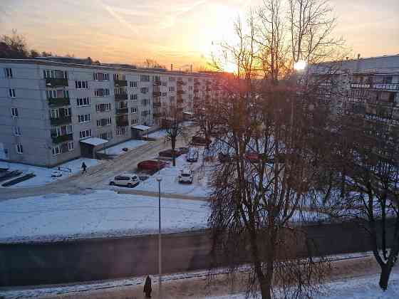 Pārdod 2.istabu dzīvokli ar kopējo platību 46m2, istabas izolētas, vannas istaba un wc atsevišķi, ... Ogre