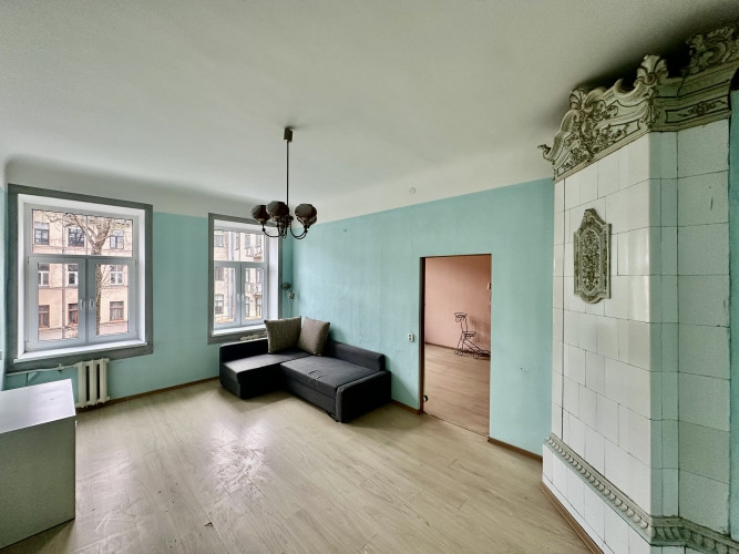 No šī dzīvokļa paveras skats uz klusu iekšpagalmu, dzīvoklis ir kluss, gaišs un saulains. Rīga - foto 1