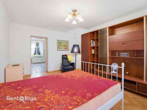 Nice apartment with a parking space.  The premises have just undergone cosmetic renovation. The apar Rīga